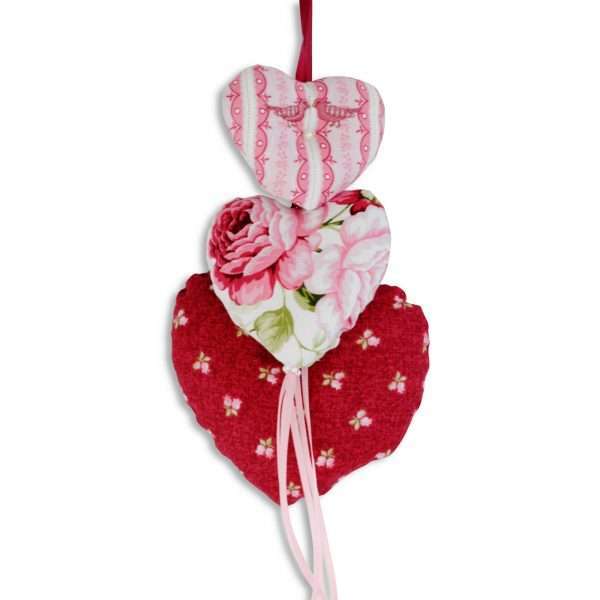 Trio of hearts Rosebuds - pink and red floral assortment
