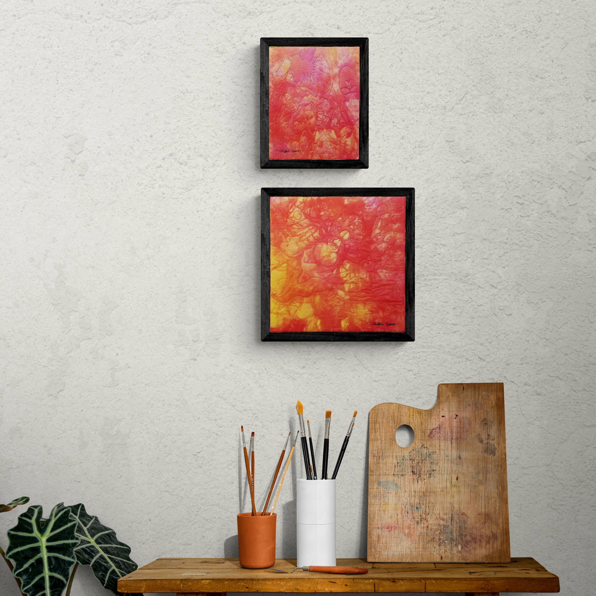 Deux tableaux d'art textile de la collection Les mémoires oubliées de Christine Grenier.