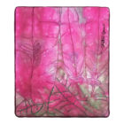 Odeur d’été,tableau en tissu,art textile,œuvre d’art textile,pièce unique,fait main au Québec,textile contemporain,peinture textile abstraite,matelassage à la machine,teinture,décoration artistique,tableau végétal abstrait,couleurs rose jaune vert blanc,collection Les mémoires oubliées,œuvre abstraite,cadeau artistique,mémoire,souvenir,enfance