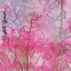 Odeur d’été,tableau en tissu,art textile,œuvre d’art textile,pièce unique,fait main au Québec,textile contemporain,peinture textile abstraite,matelassage à la machine,teinture,décoration artistique,tableau végétal abstrait,couleurs rose jaune vert blanc,collection Les mémoires oubliées,œuvre abstraite,cadeau artistique,mémoire,souvenir,enfance