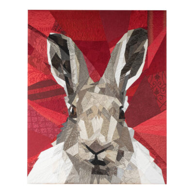 Tableau Nice to meet you, portrait d'un lièvre sur fond rouge. Art textile contemporain par Christine Grenier