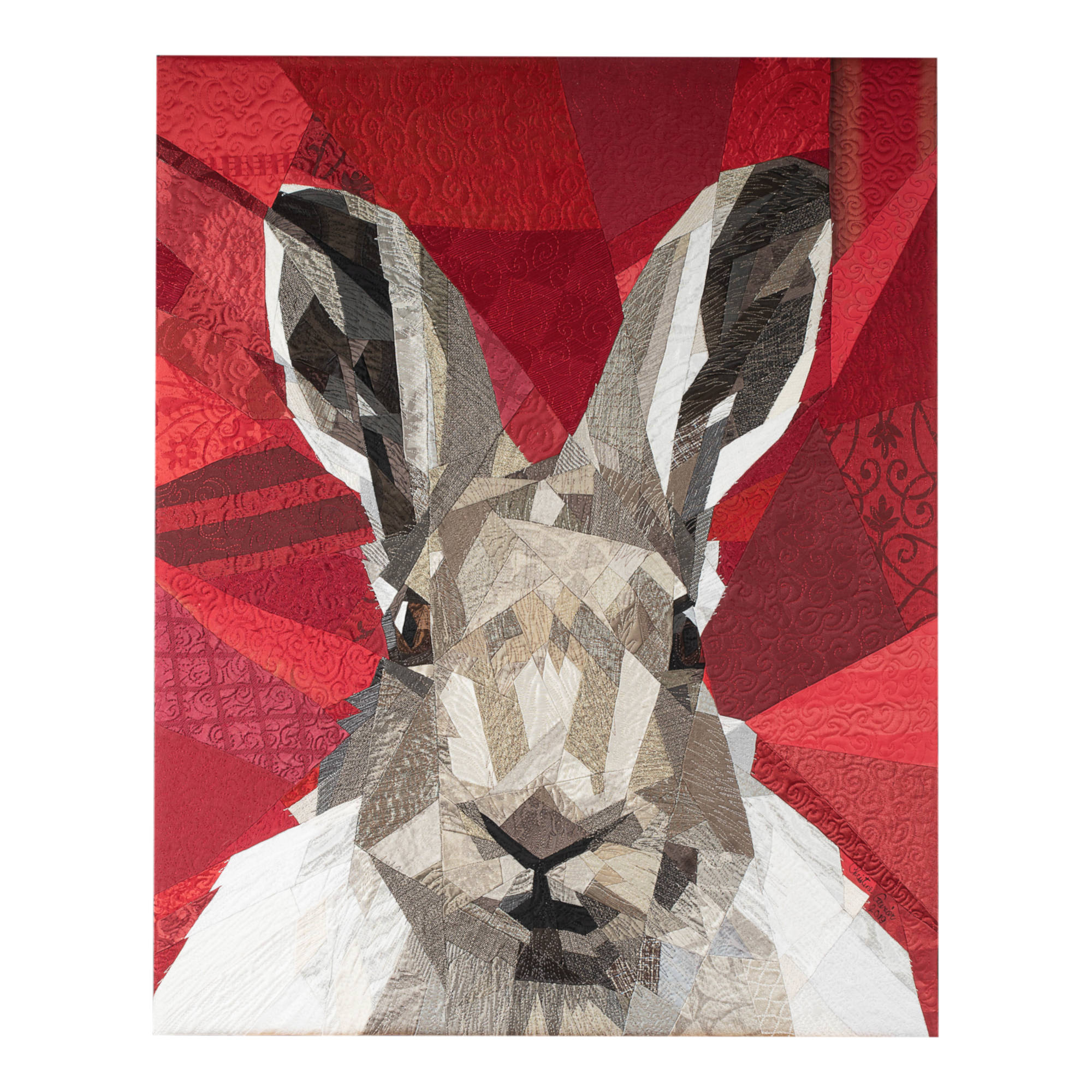 Tableau Nice to meet you, portrait d'un lièvre sur fond rouge. Art textile contemporain par Christine Grenier
