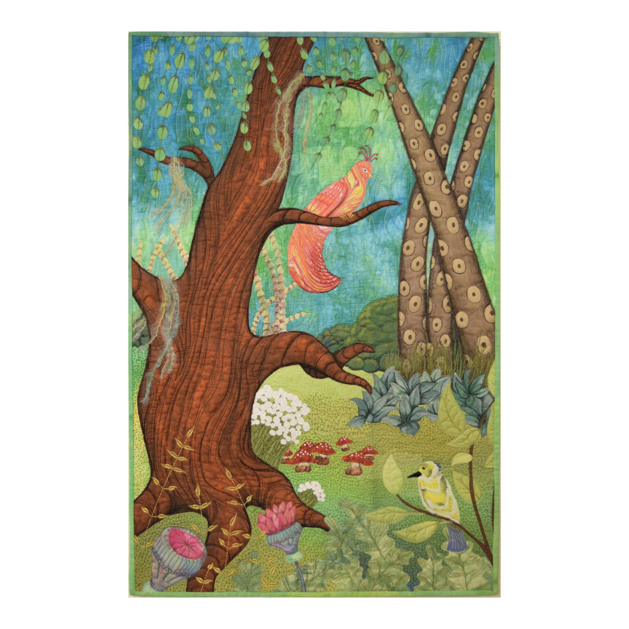 Paysage fantaisiste d'une forêt enchantée où deux oiseaux se font la conversation. Art textile de Christine Grenier.
