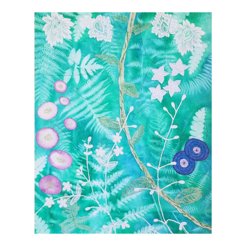 Tableau d'art textile Faire sa place - Végétation et fleurs de sous-bois en dentelle, soie, lin sur un fond de cyanotype
